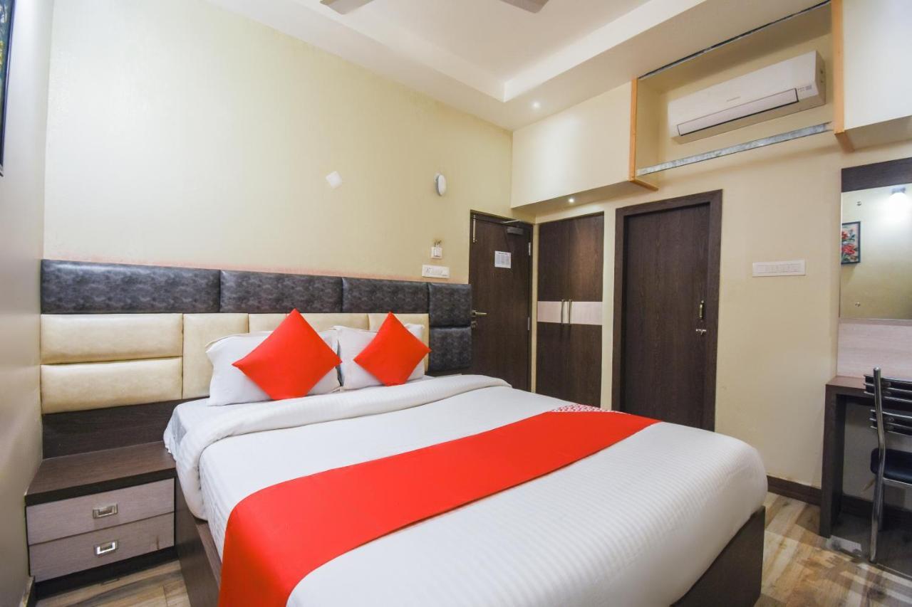 Oyo 64260 Hotel Rajnandini Habra Экстерьер фото