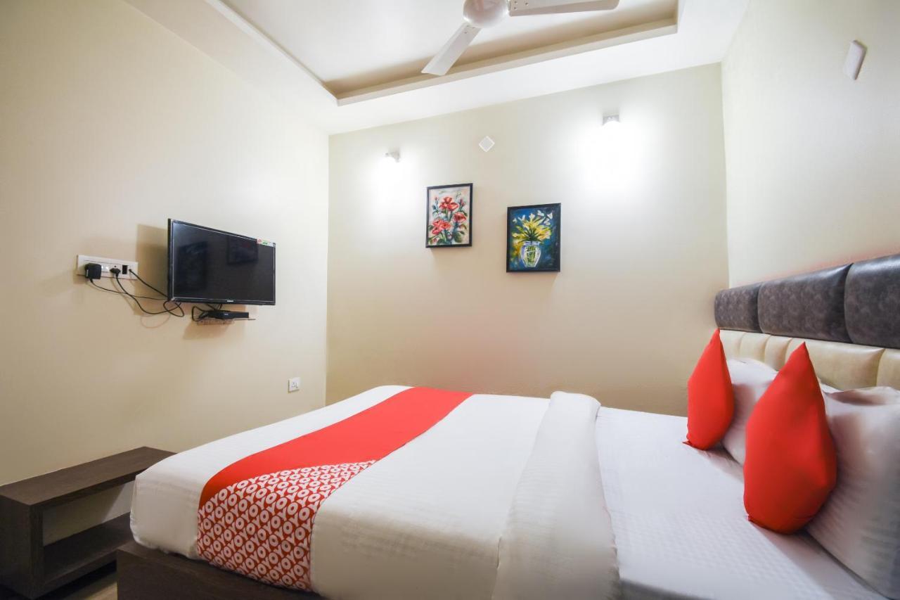 Oyo 64260 Hotel Rajnandini Habra Экстерьер фото