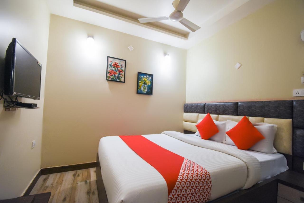 Oyo 64260 Hotel Rajnandini Habra Экстерьер фото