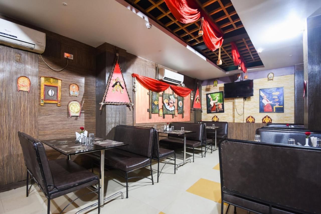 Oyo 64260 Hotel Rajnandini Habra Экстерьер фото