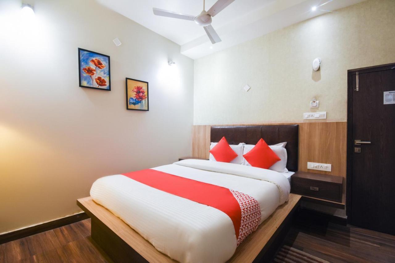 Oyo 64260 Hotel Rajnandini Habra Экстерьер фото