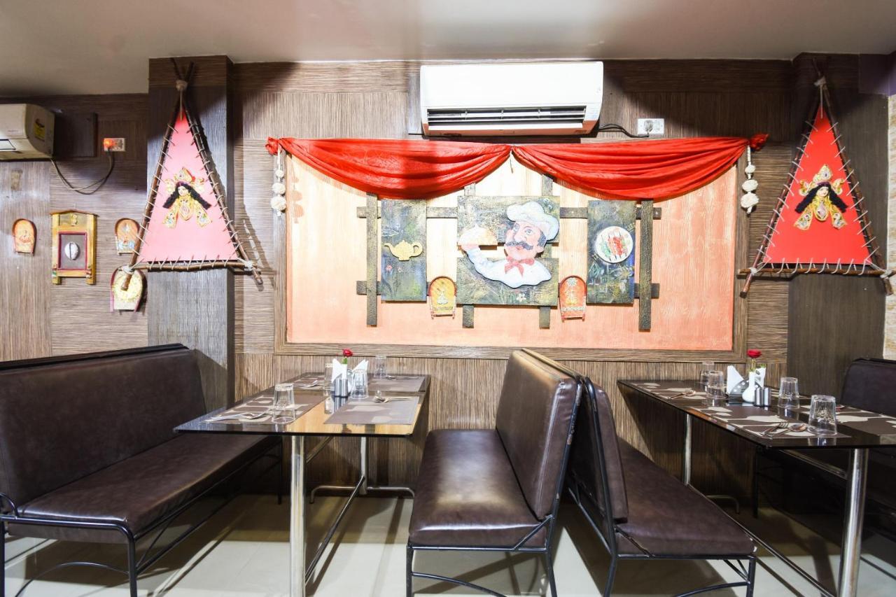 Oyo 64260 Hotel Rajnandini Habra Экстерьер фото